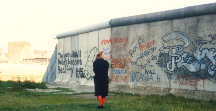 Mauer_hinter_Reichstag-87